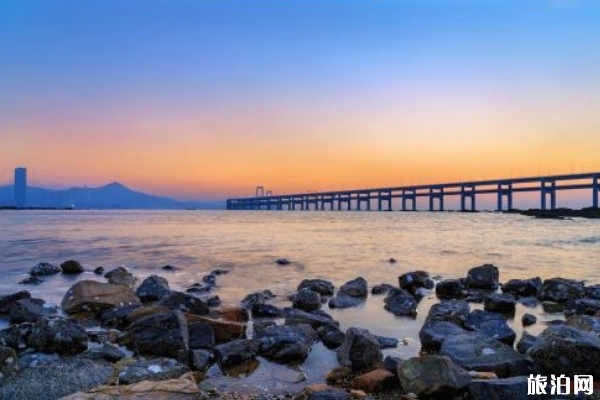 8月12日臺風(fēng)大連關(guān)閉景點(diǎn)+停課時(shí)間+停運(yùn)公交