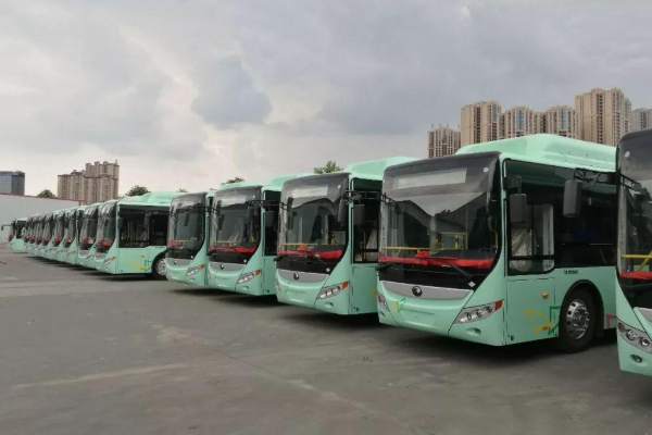 2021年4月24日眉山主城區公交車免費開放